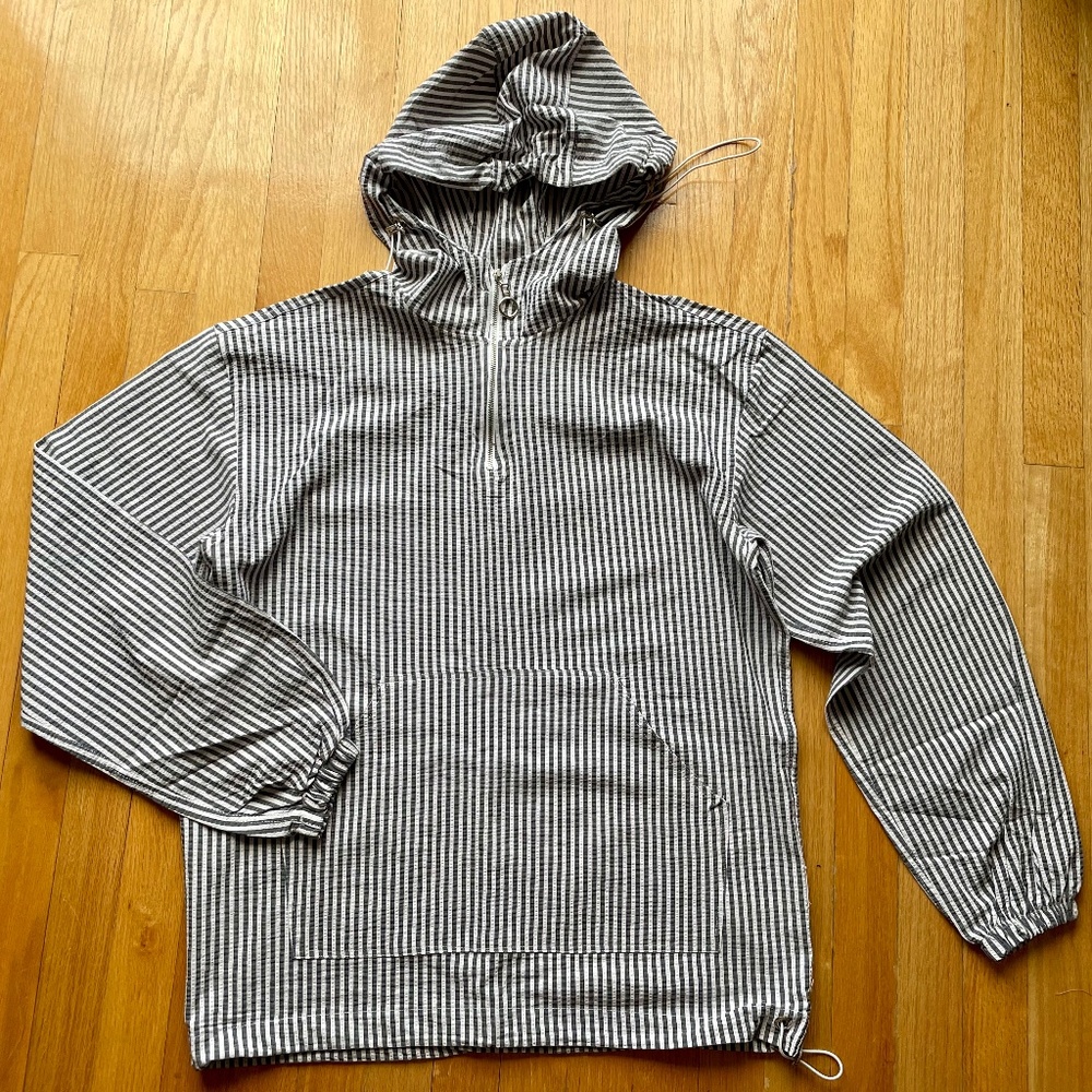 NEW NO TAGS MANCHE OVERSIZED HOODED SHIRT SIZE S.